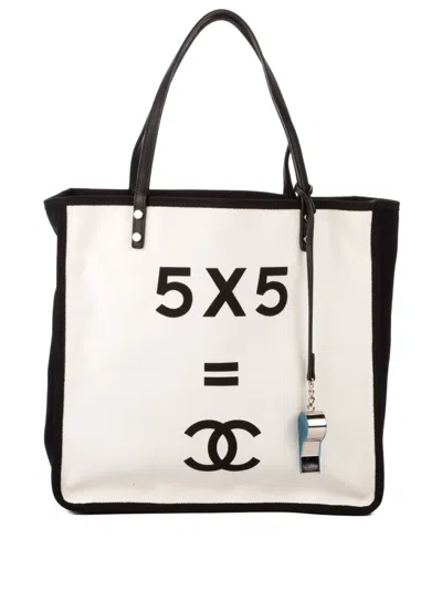 Pre-owned Chanel 2000s Graphic-print Tote Bag In White
