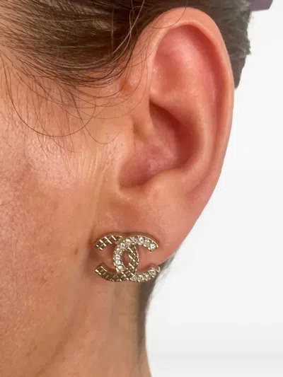 Pre-owned Chanel 2000s Interlocking-logo Earrings In Gold