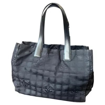Pre-owned Chanel 2000s New Travel Line Black Nylon Tote Bag By
