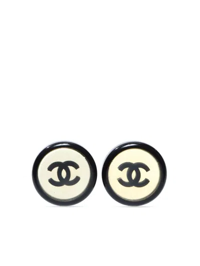 Pre-owned Chanel 2001 Cc Clip-on Earrings In Silver
