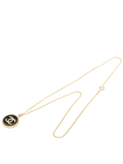 Pre-owned Chanel 2001 Cc Gold Plated And Enamel Round Pendant Necklace Costume Necklace In Black