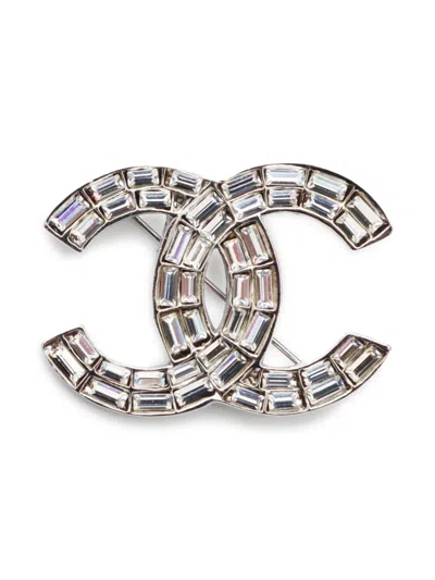 Pre-owned Chanel 2001 Cc Logo Brooch In Silver