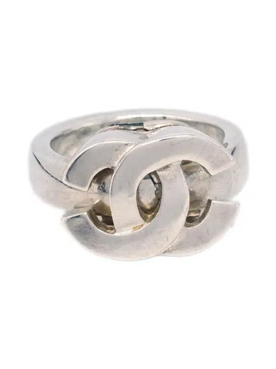 Pre-owned Chanel 2001 Cc Logo Ring