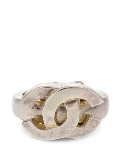 Pre-owned Chanel 2001 Cc Logo-motif Ring In Silver