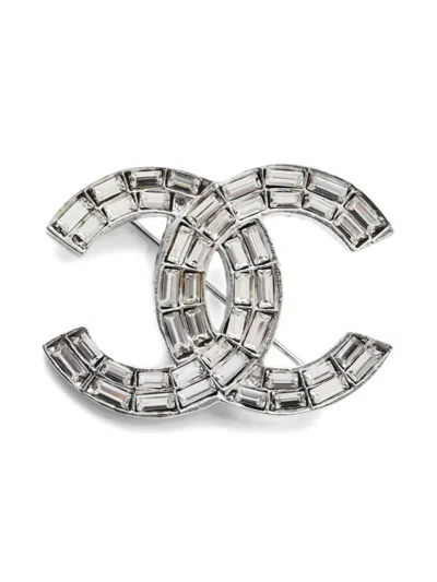 Pre-owned Chanel 2001 Cc Rhinestone Brooch In Silver