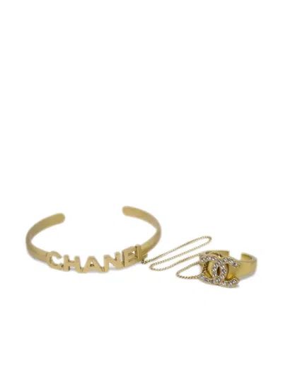 Pre-owned Chanel 2001 Cc Rhinestone-embellished Chain Cuff Ring In Gold