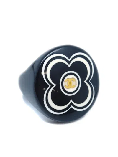 Pre-owned Chanel 2001 Cc Signet Ring In Black
