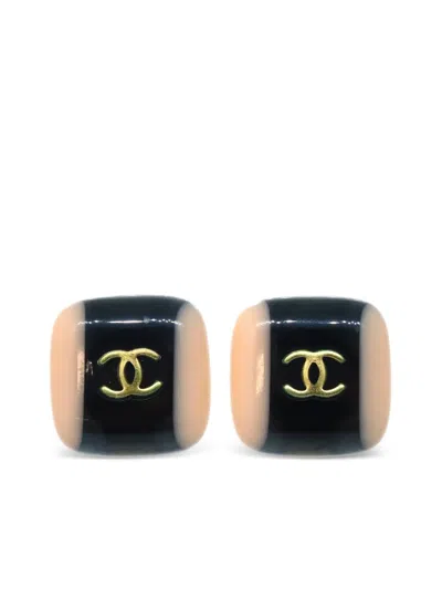 Pre-owned Chanel 2001 Cc Square Clip-on Earrings In Black