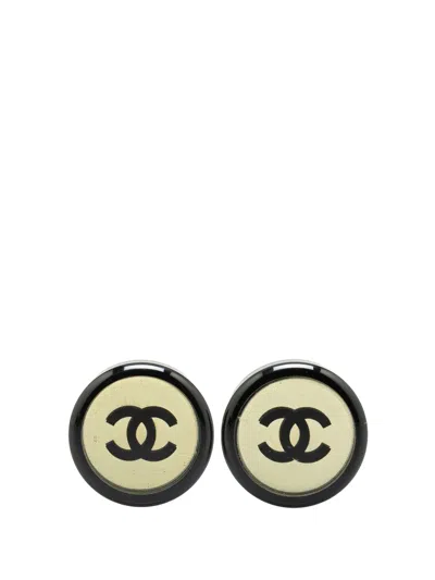 Pre-owned Chanel 2001 Enamel Cc Round Clip On Earrings Costume Earrings