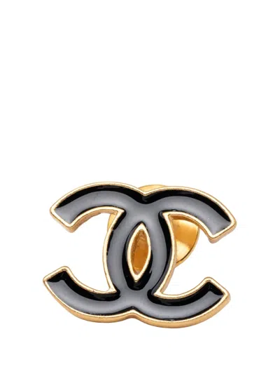 Pre-owned Chanel 2002 Cc Enamel Gold Plated Brooch Costume Brooch In 黑色