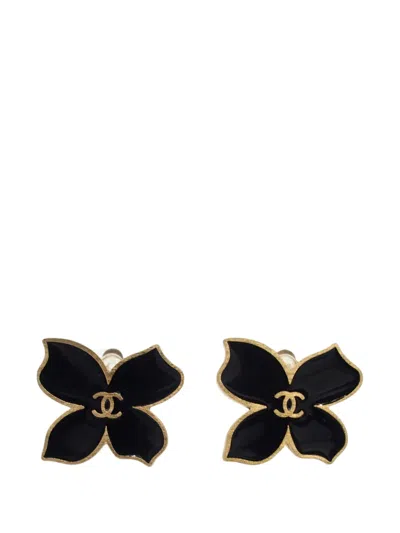 Pre-owned Chanel 2002 Cc Gold Plated Enamel Flower Clip On Earrings Costume Earrings