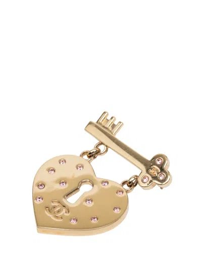 Pre-owned Chanel 2002 Cc Gold Plated Strass Heart Lock And Key Brooch Costume Brooch