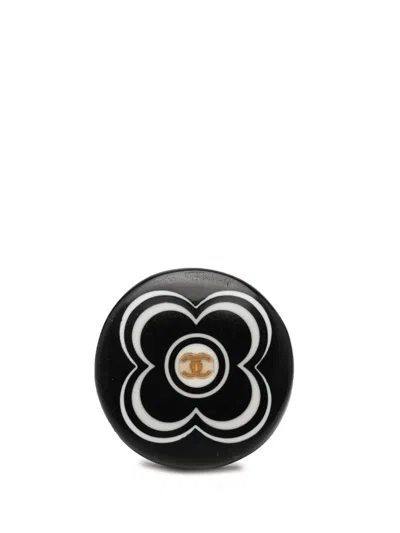 Pre-owned Chanel 2002 Resin And Gold Tone Cc Logo Camellia Ring Costume Ring In Black