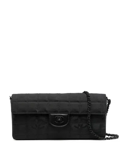 Pre-owned Chanel 2002 Travel Choco Bar East West Shoulder Bag In Black