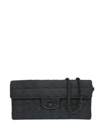 Pre-owned Chanel 2002 Travel Line East West Shoulder Bag In Black