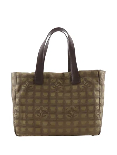 Pre-owned Chanel 2002-2003 New Travel Line Nylon Tote Bag In Brown