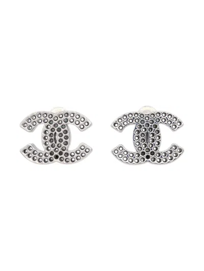 Pre-owned Chanel 2003 Cc Logo Clip-on Earrings In Silver