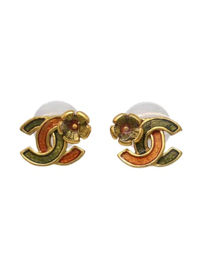 Pre-owned Chanel 2003 Cc Stud Earrings In 金色