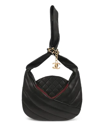 Pre-owned Chanel 2003 Quilted Leather Shoulder Bag In Black
