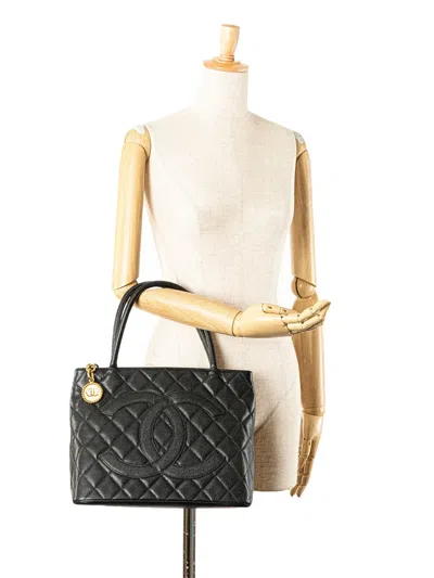 Pre-owned Chanel 2004-2005 Caviar Medallion Tote Bag In Black