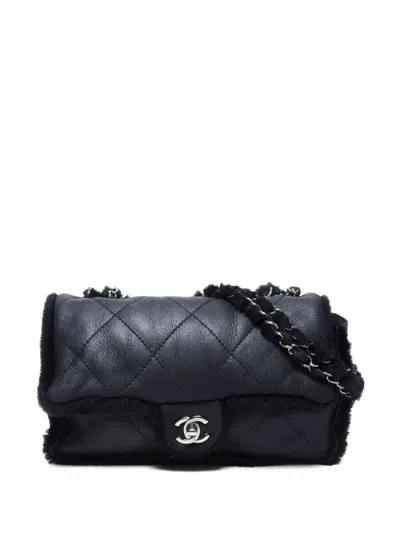Pre-owned Chanel 2004-2005 Cc Diamond-quilted Shoulder Bag In Black