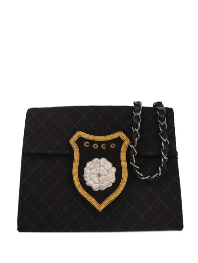 Pre-owned Chanel 2004-2005 Emblem-logo Shoulder Bag In Black