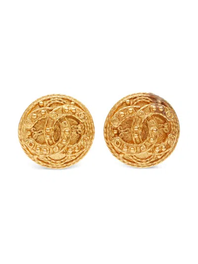 Pre-owned Chanel 2004 Cc Logo Clip-on Earrings In Gold