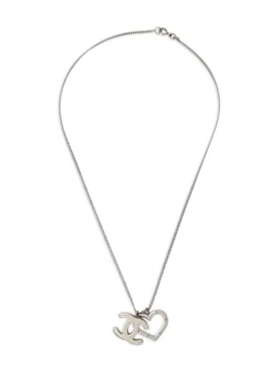 Pre-owned Chanel 2004 Interlocking Cc Heart-pendant Necklace In Silver