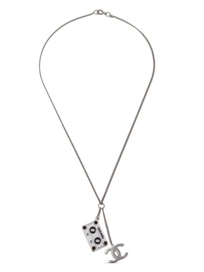 Pre-owned Chanel 2004 Pendant Necklace In Silver