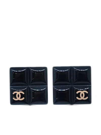 Pre-owned Chanel 2004 Square Clip-on Earrings In Black