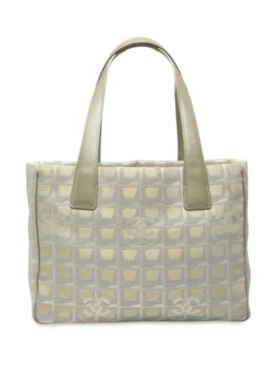 Pre-owned Chanel 2005-2006 New Travel Line Nylon Tote Bag In Green