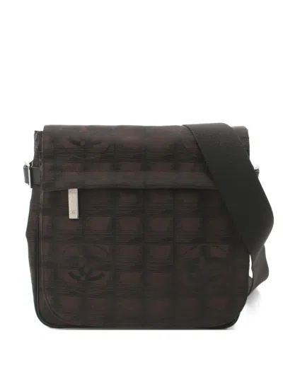 Pre-owned Chanel 2005-2006 New Travel Line Shoulder Bag In Brown
