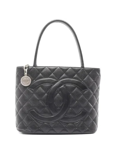 Pre-owned Chanel 2005-20226 Quilted Handbag In Black
