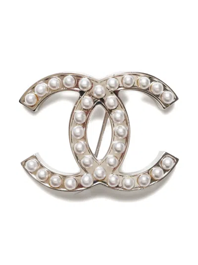Pre-owned Chanel 2005 Interlocking Cc Brooch