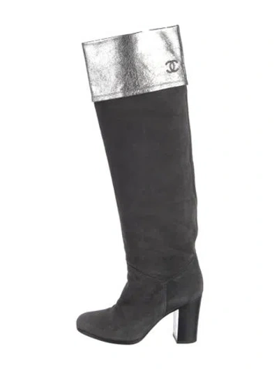 Pre-owned Chanel 2005 Interlocking Cc Logo Boots In Gray
