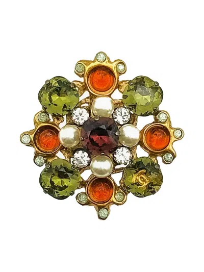 Pre-owned Chanel 2005 Interlocking Cc Logo Brooch In Gold