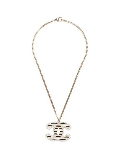 Pre-owned Chanel 2005 Interlocking Cc-pendant Necklace In Gold