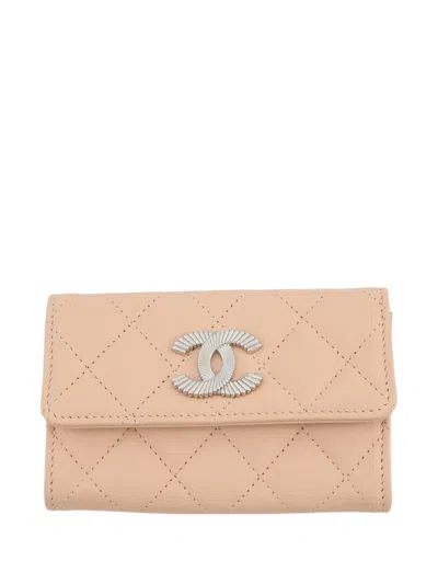 Pre-owned Chanel 2005-2006 Cc Quilted Caviar Card Holder In Neutral