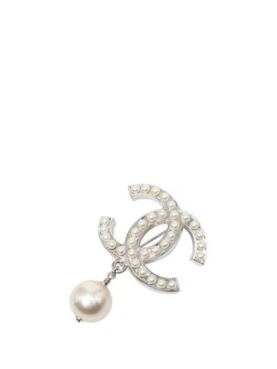 Pre-owned Chanel 2006 Cc Brass Faux Pearl Brooch Costume Brooch In Silver