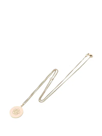 Pre-owned Chanel 2006 Cc Gold Plated And Enamel Camellia Round Pendant Necklace Costume Necklace