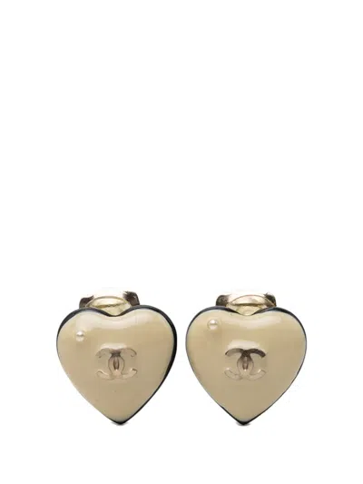 Pre-owned Chanel 2006 Cc Resin Faux Pearl Heart Clip On Earrings Costume Earrings In White