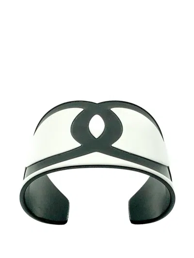 Pre-owned Chanel 2006 Gigantic-logo Cuff In White