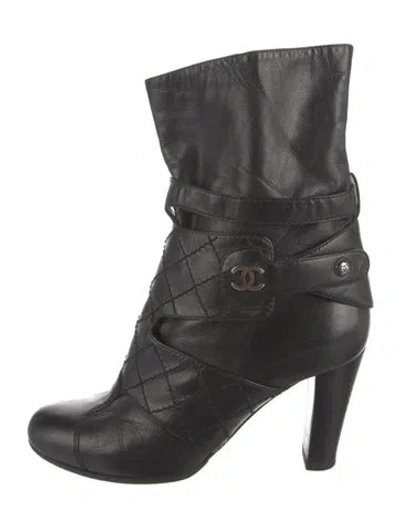 Pre-owned Chanel 2006 Interlocking Cc Logo Moto Boots In Black