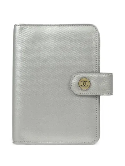 Pre-owned Chanel 2006 Leather Notebook Cover In 银色