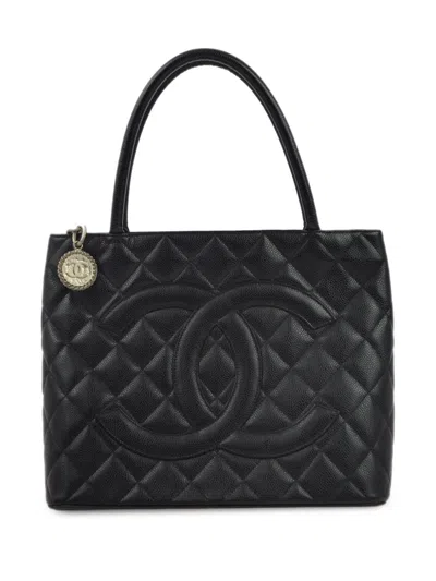 Pre-owned Chanel 2006 Medallion Tote Bag In 黑色