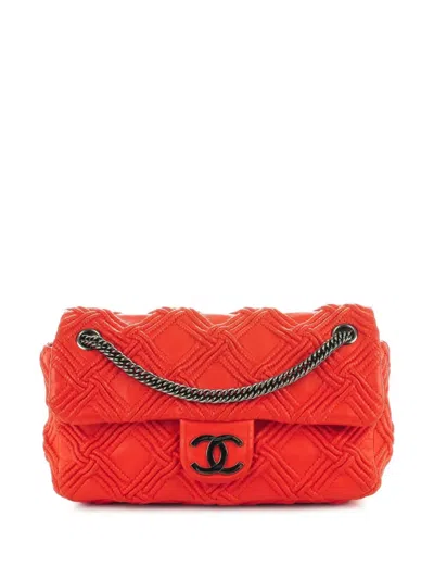 Pre-owned Chanel 2006 Medium Walk Of Fame Classic Flap Shoulder Bag In 红色
