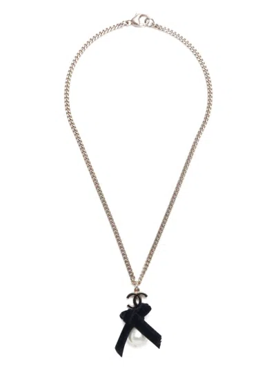 Pre-owned Chanel 2007 Cc Mark Pearl Necklace In Gold