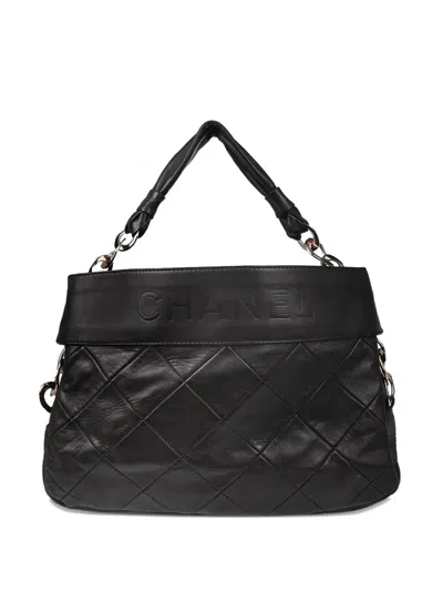 Pre-owned Chanel 2007 Quilted Leather Handbag In Black