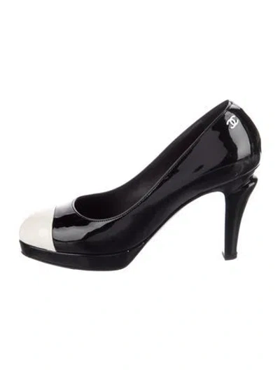 Pre-owned Chanel 2008 Interlocking Cc Logo Pumps In Black