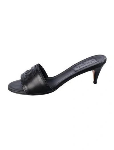 Pre-owned Chanel 2008 Interlocking Cc Logo Slides In Black